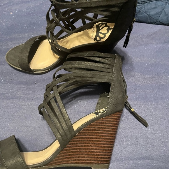 Fergalicious Womens Hunter Fabric Open Toe Casual Strappy Sandals 7.5 - Picture 3 of 4